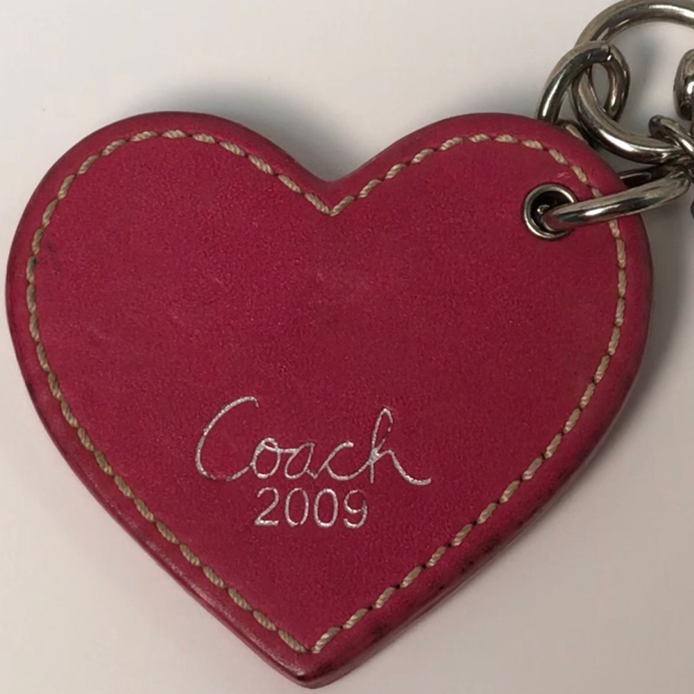 COACH 2009 OP Art Heart Keychain/ Bag Charm โฅ๏ธ - Picture 10 of 10
